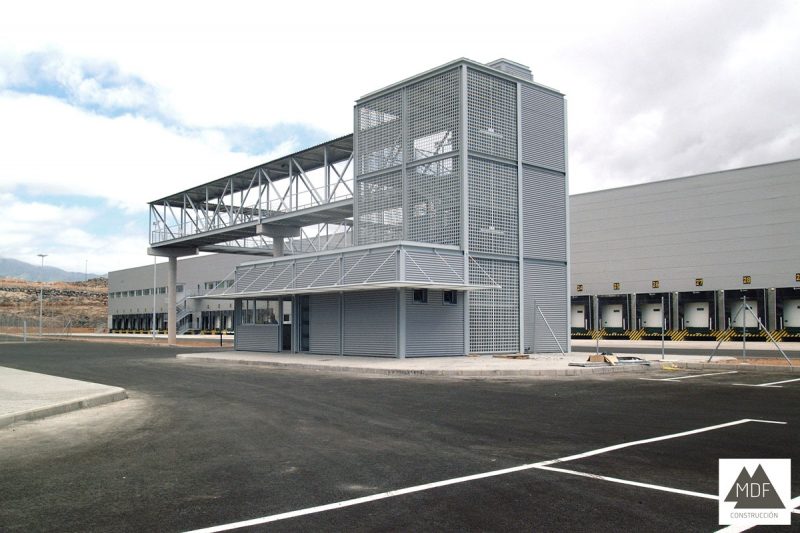 Nave industrial centro logístico Hiperdino Telde
